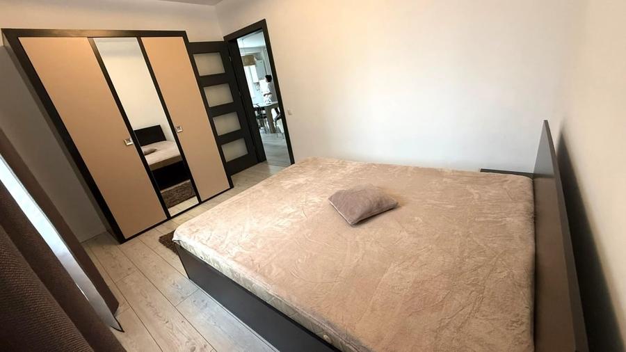 Apartament cu 3 camere semidecomandat în Florești