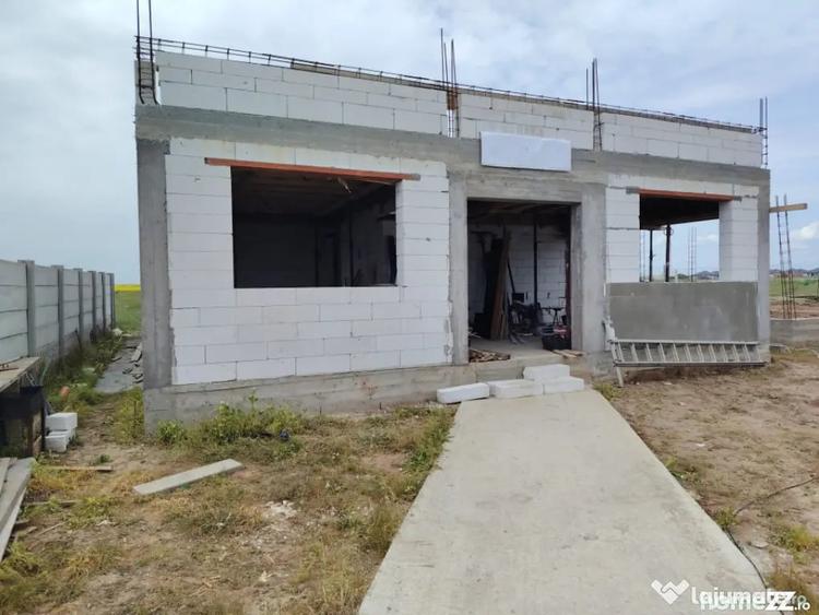 Casă cu 3 camere cu Teren 400 Mp în Central