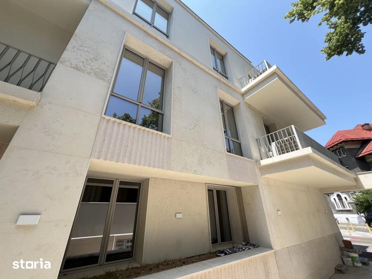Apartament cu 4 camere în Armeneasca