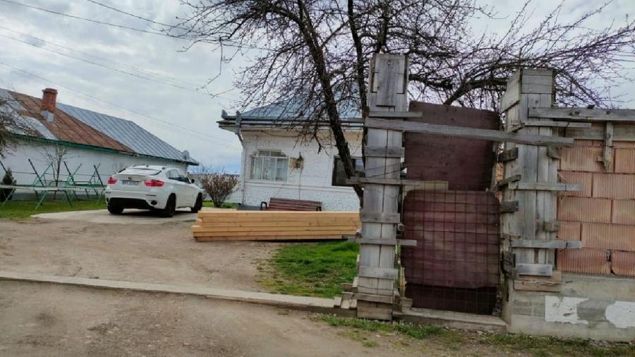 Casa P - 162 mp + Teren - 734 m², Savinesti - 2