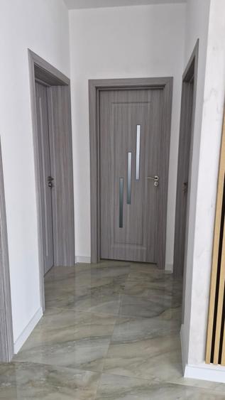 Casă cu 4 camere în Exterior Vest