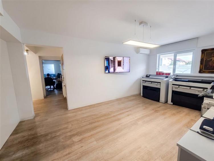 Birou, de 139.30000305176 mp, în Obcini