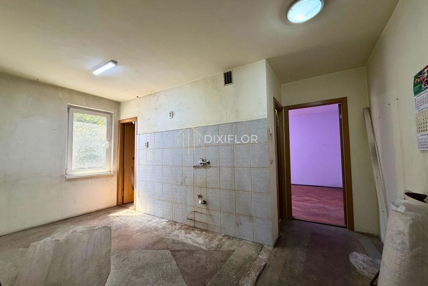 Apartament cu 3 camere decomandat în Tudor