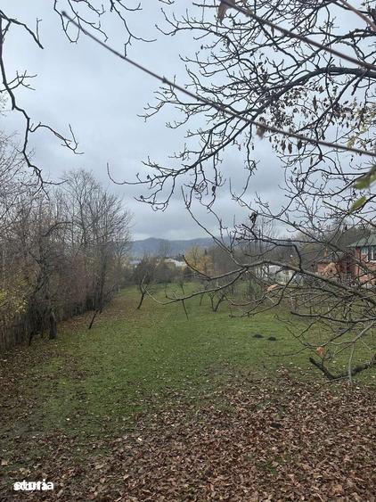 Teren de 2041 mp, în Cornu