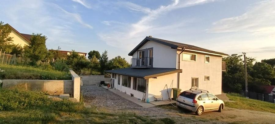 Casă cu 4 camere în Central