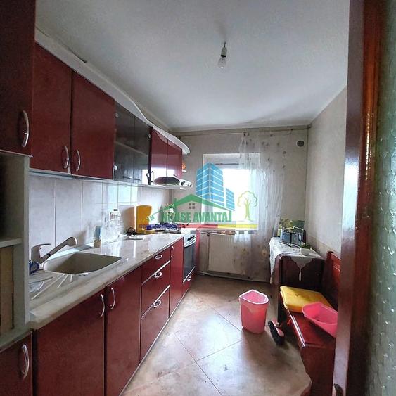 Apartament cu 3 camere decomandat în Sud