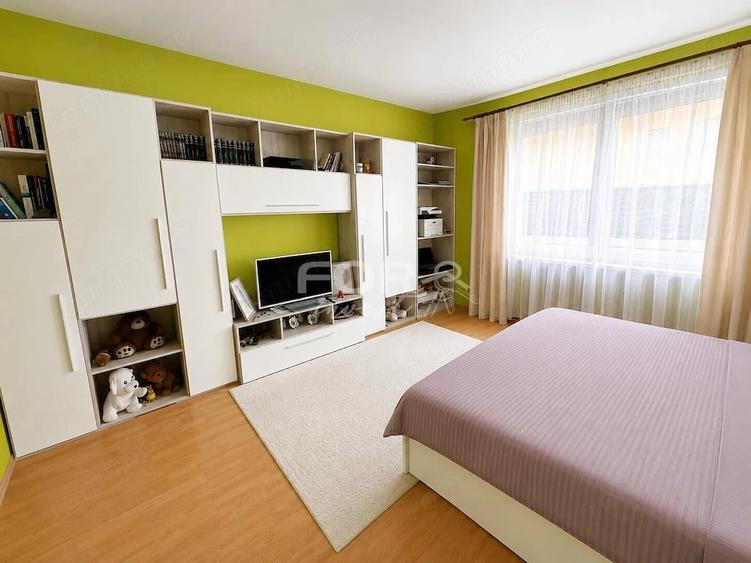 Casă cu 5 camere cu Teren 880 Mp în Oncea