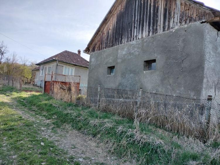 Casă cu 3 camere în Florești