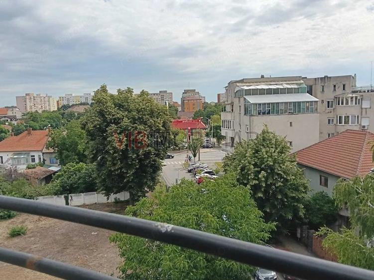 Spațiu comercial, de 1,600 mp, în Girocului