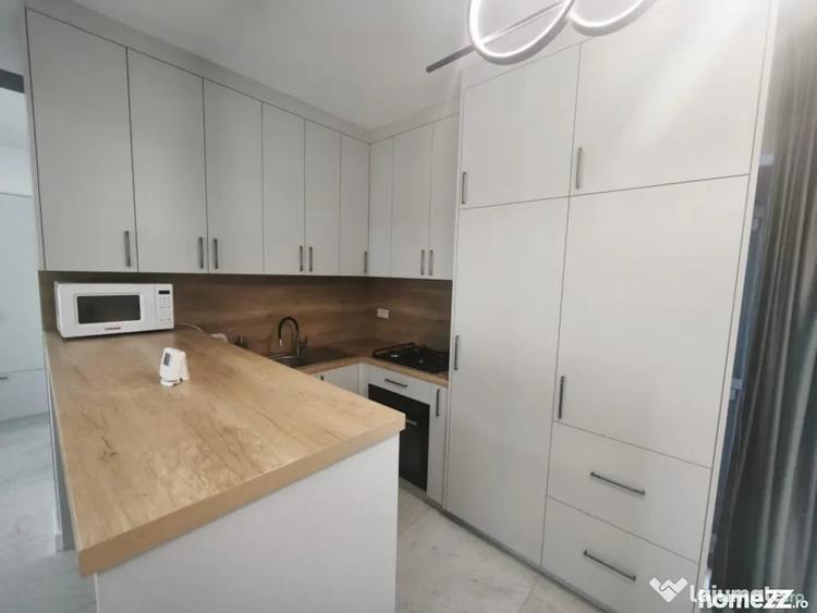Casă cu 4 camere cu Teren 200 Mp în Central