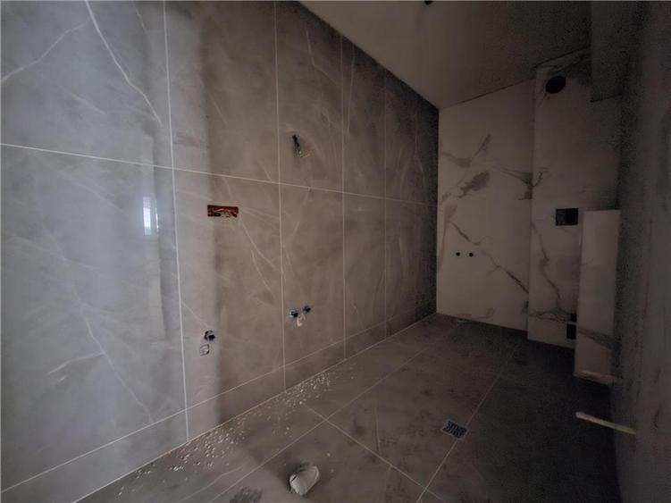 Apartament cu 3 camere decomandat în Galata
