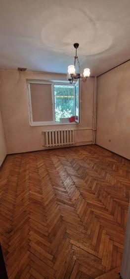 Apartament cu 3 camere decomandat în Tomis II