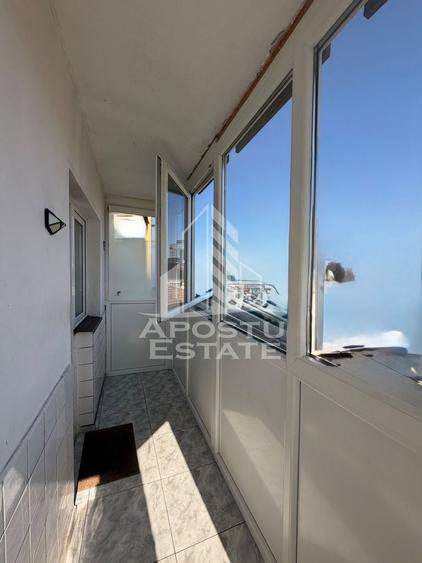 Apartament cu 3 camere decomandat în Aradului