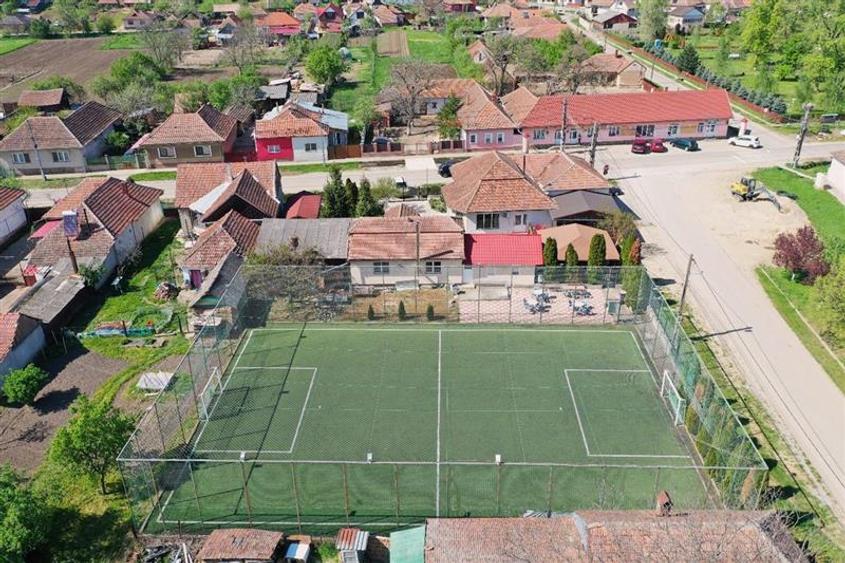 Casă cu 3 camere cu Teren 1800 Mp în Petreu