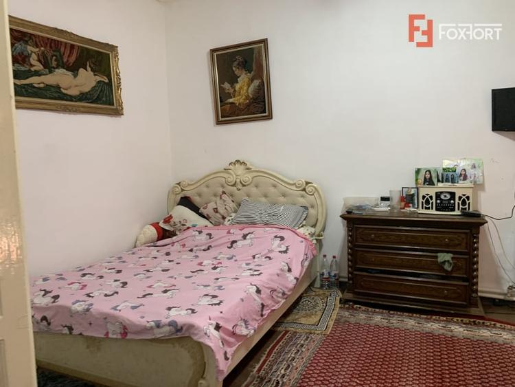 Casă individuală cu 6 camere cu Canalizare în Aradului