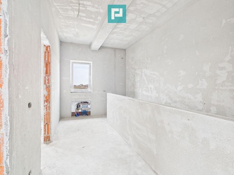 Duplex cu 4 camere cu Canalizare în Săcălaz