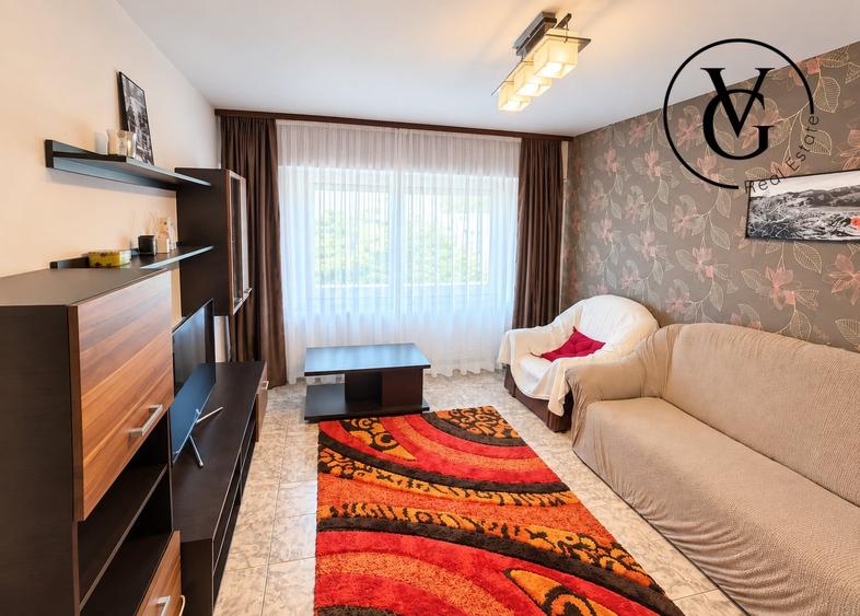 Apartament cu 3 camere decomandat, mobilat în Faleza Nord