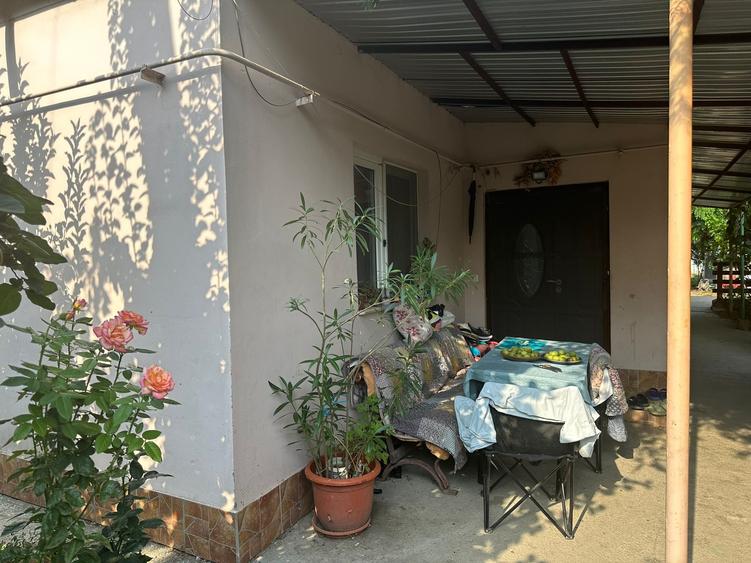 Casă individuală cu 4 camere cu Canalizare în Ultracentral