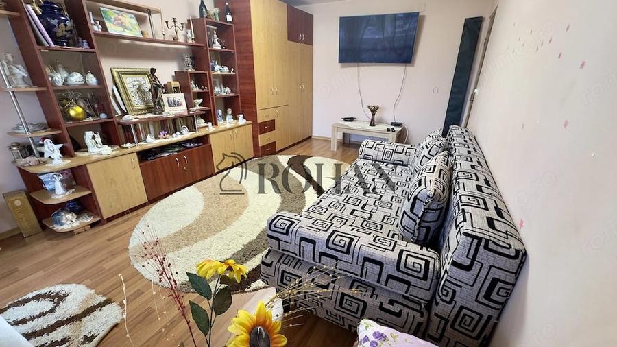 Apartament cu 3 camere decomandat în Cetate
