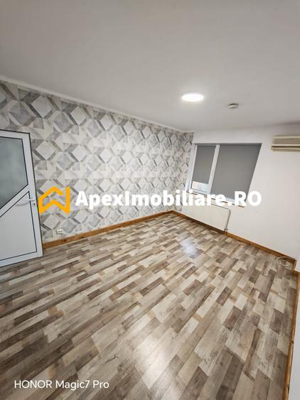 Spațiu comercial, de 220 mp, în Vitan Mall