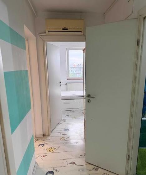 Apartament cu 3 camere semidecomandat, mobilat în Berceni