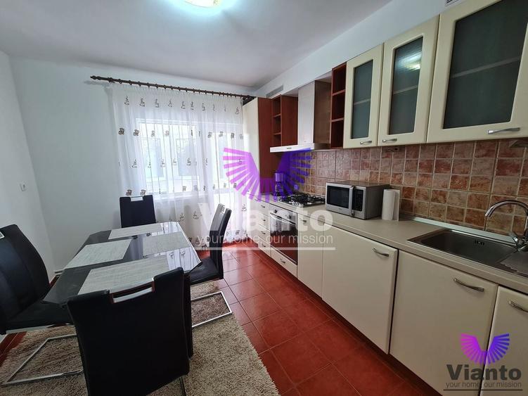 Apartament cu 3 camere decomandat, mobilat în Central