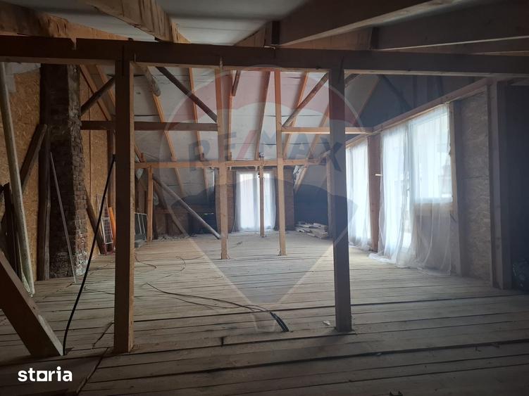 Casă cu 3 camere cu Teren 229 Mp în Est