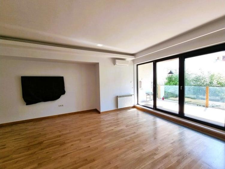 Apartament cu 4 camere în Kiseleff