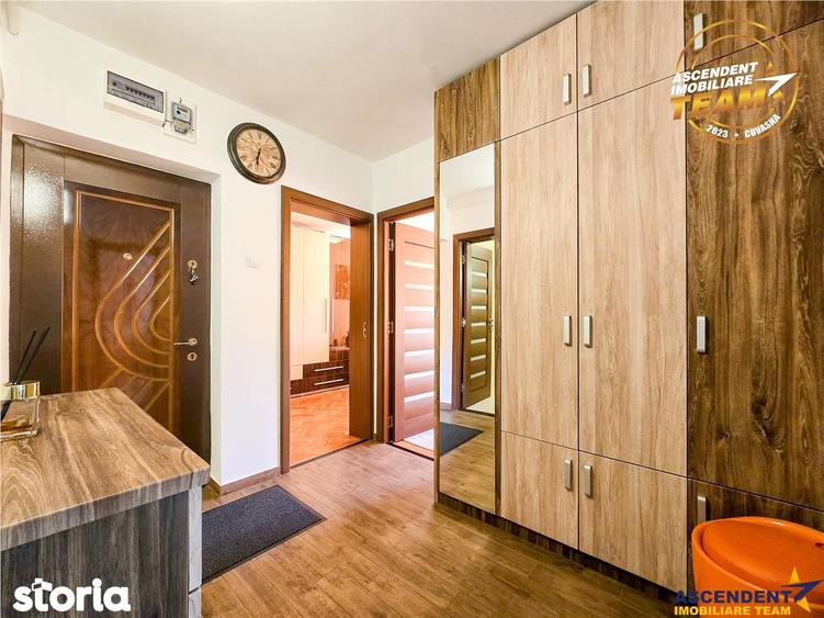 Apartament cu 3 camere, mobilat în Simeria