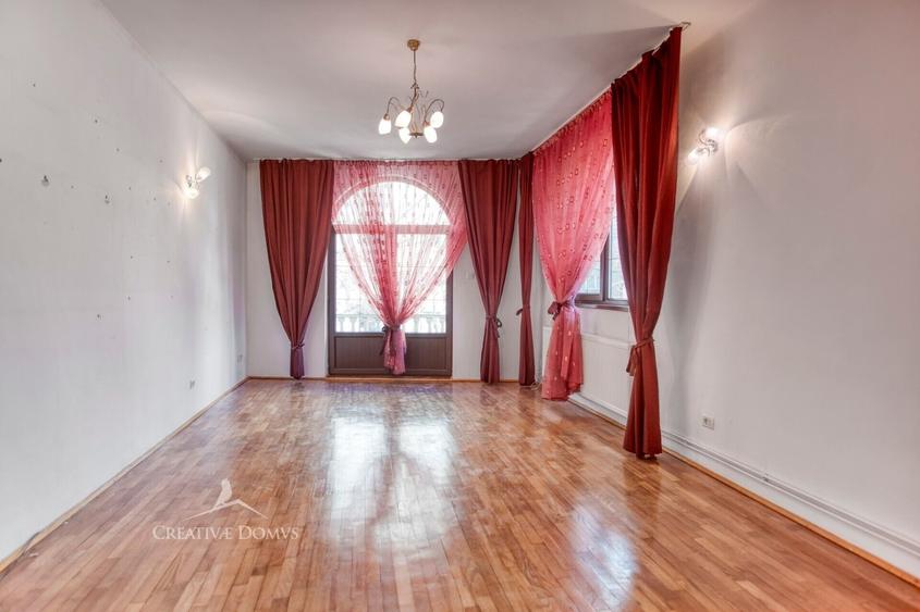 Apartament cu 3 camere semidecomandat în Sebastian