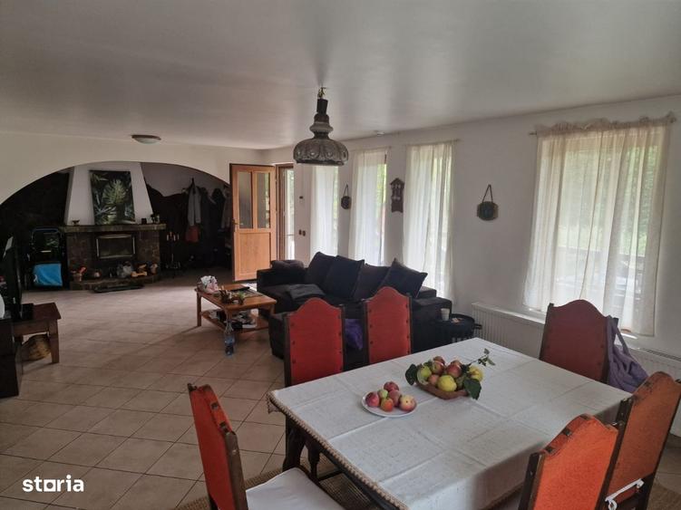Casă cu 4 camere în Comarnic