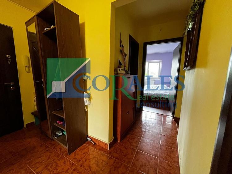 Apartament cu 3 camere decomandat, mobilat în Aradului