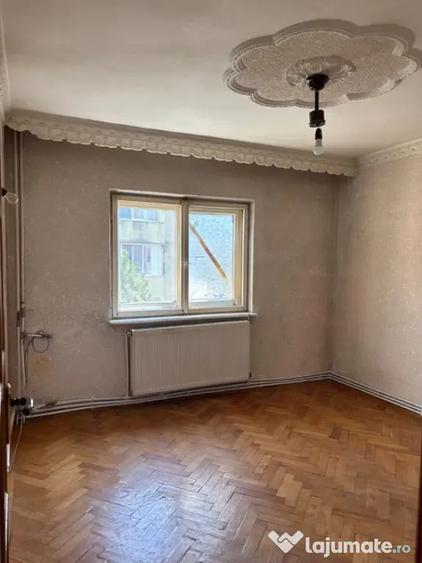 Apartament cu 2 camere decomandat în Burdujeni