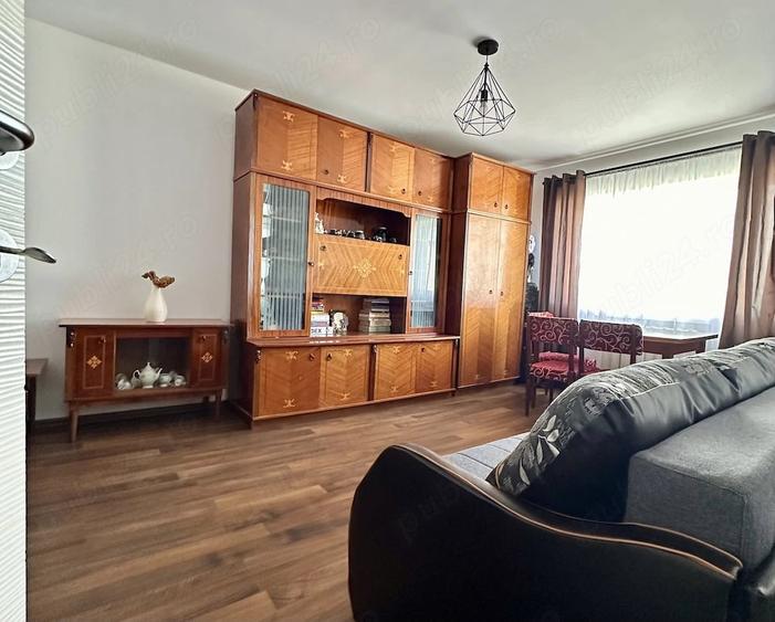 Inchiriez apartament de 55 m2 , - 7