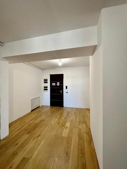 Apartament cu 3 camere decomandat în Barbu Văcărescu