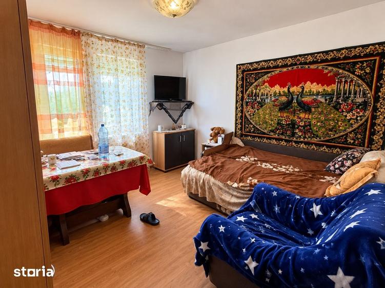 Casă cu 3 camere cu Teren 1800 Mp în Letea Veche