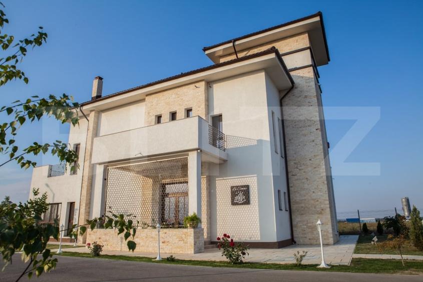 Casă individuală cu 6 camere cu Canalizare în Sud