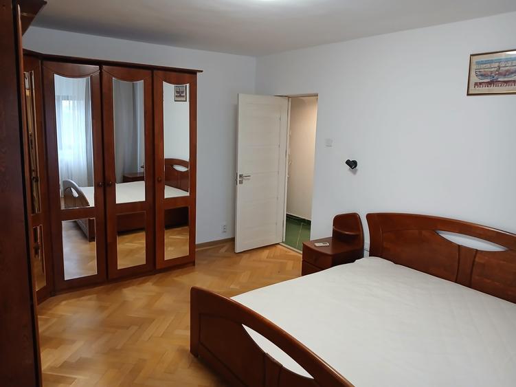 Apartament cu 3 camere decomandat, mobilat în Unirii
