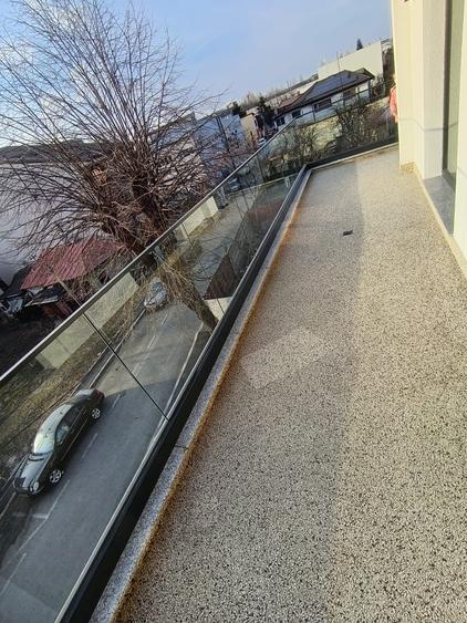 Apartament cu 3 camere decomandat în Aviației