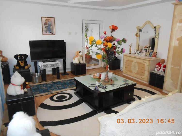 Casă cu 5 camere cu Teren 129 Mp în Lacu Dulce