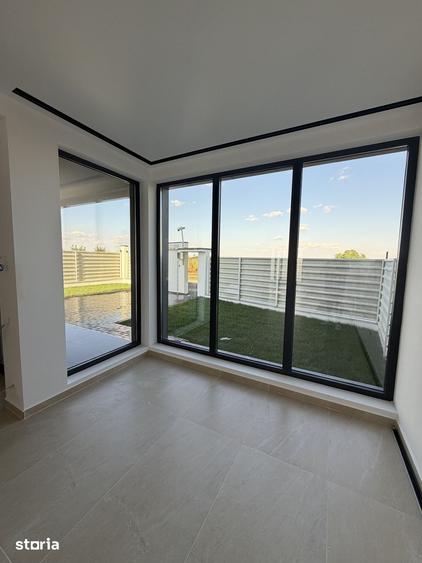 Casă cu 4 camere cu Teren 350 Mp în 1 Decembrie