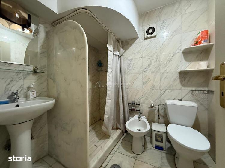 Apartament cu 3 camere, mobilat în Decebal