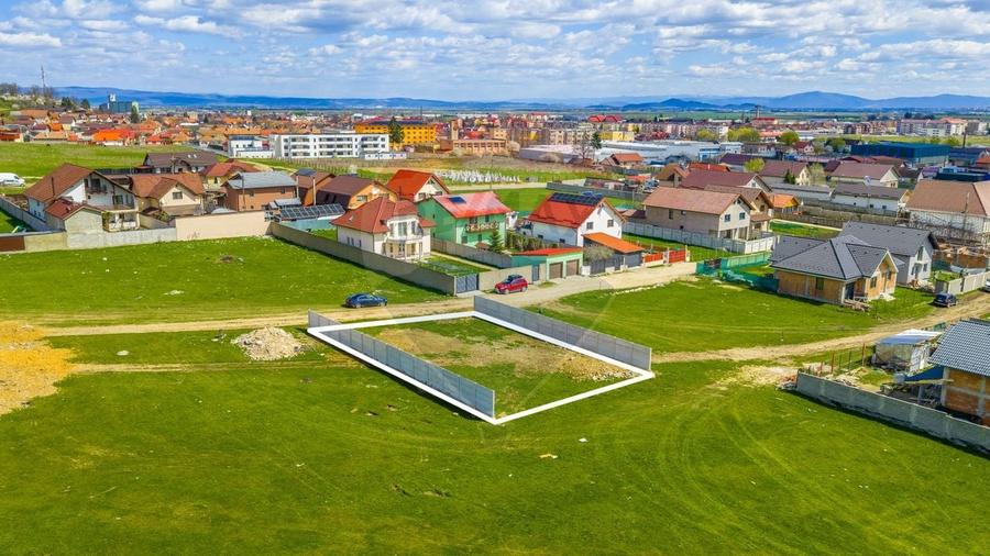 Teren Construcții intravilan de 500 mp, în Nord-Vest