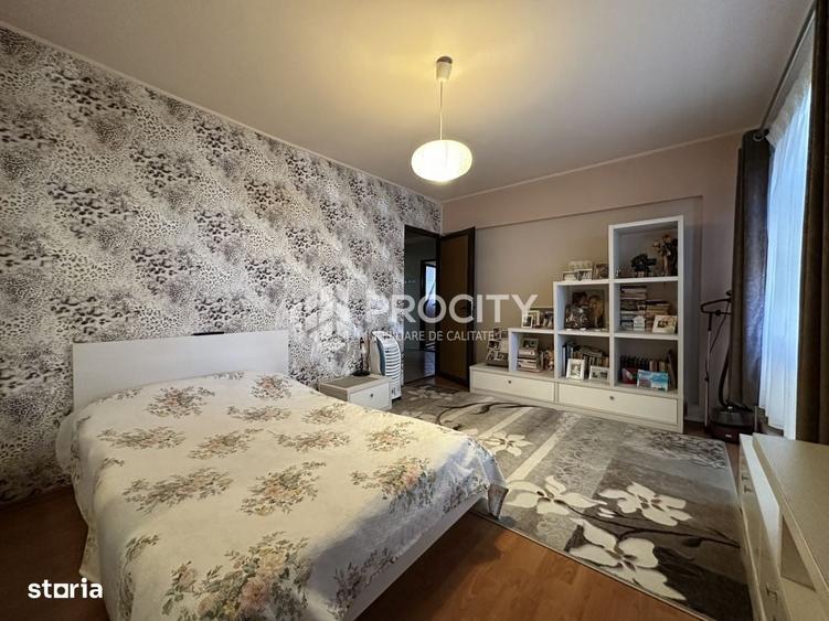 Apartament cu 4 camere decomandat în Nicolina