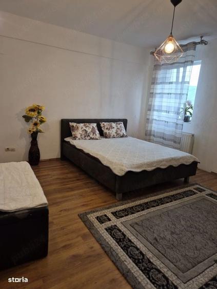 Apartament cu 3 camere semidecomandat în Florești