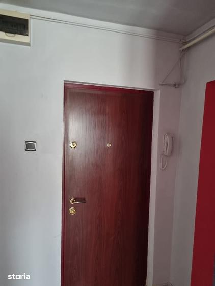 Apartament cu 3 camere în Traian