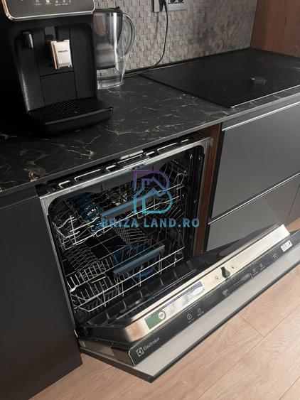 Apartament cu 3 camere decomandat în Tineretului