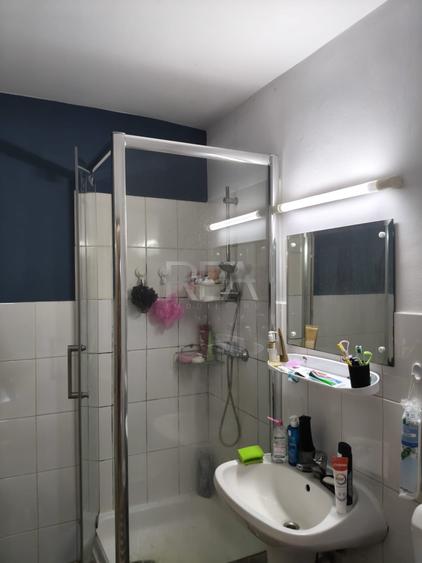 Apartament cu 4 camere decomandat, mobilat în Apărătorii Patriei
