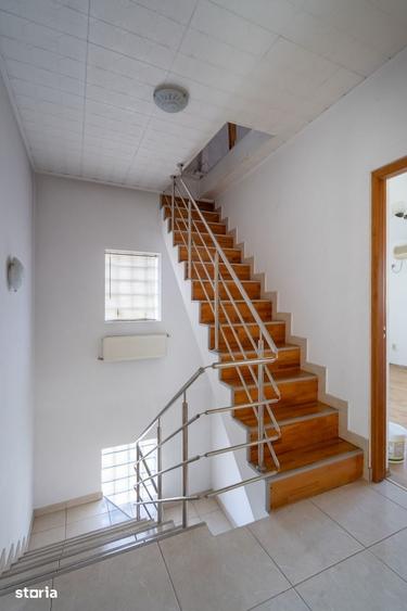 Casă cu 6 camere cu Teren 380 Mp în Berceni