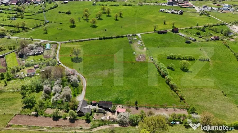 Teren de 7100 mp, în Central